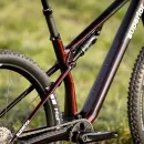 Superior XF 9.5 Team Gloss Red Carbon / Black